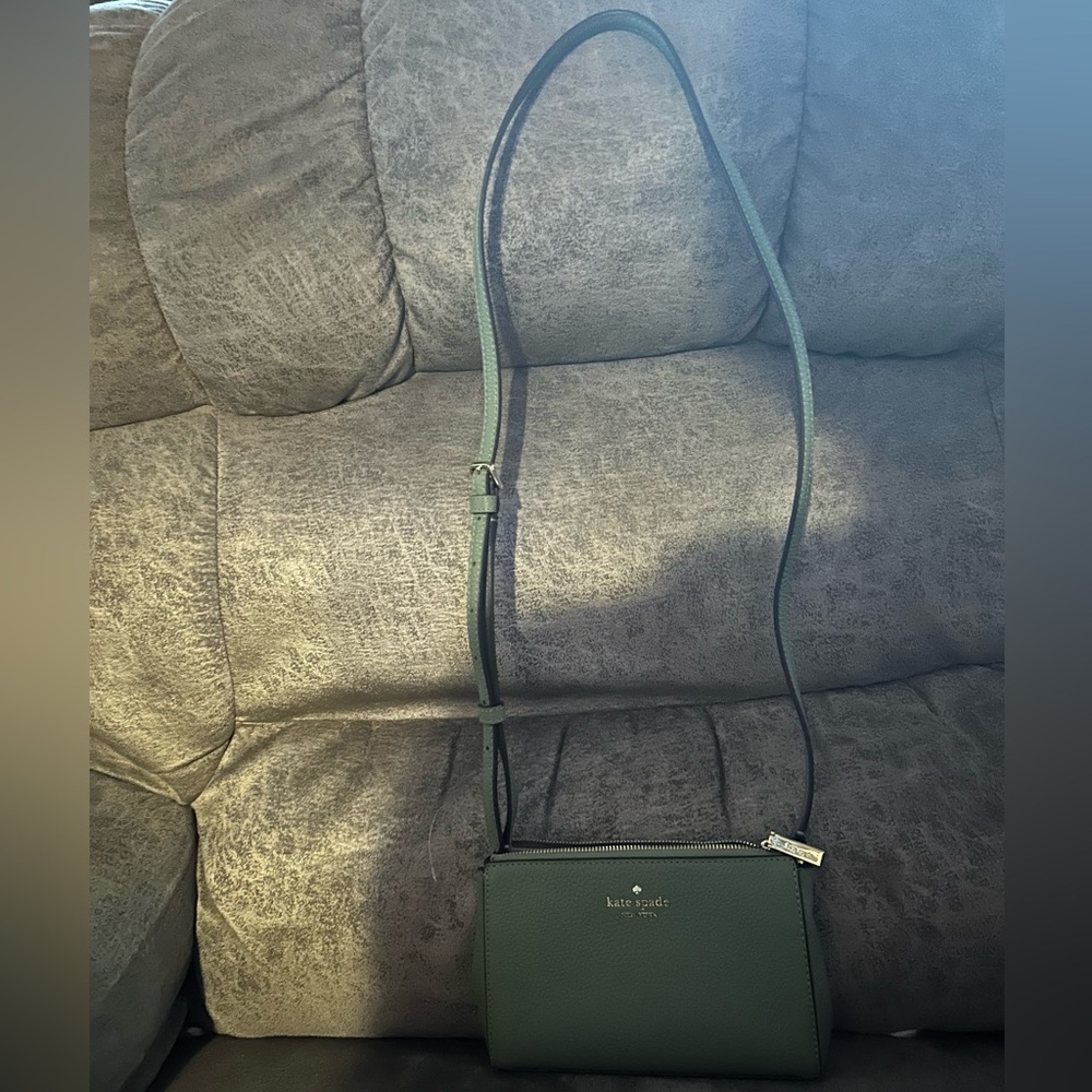 KATE SPADE ♠️ Light Green Crossbody Bag - Picture 2 of 4